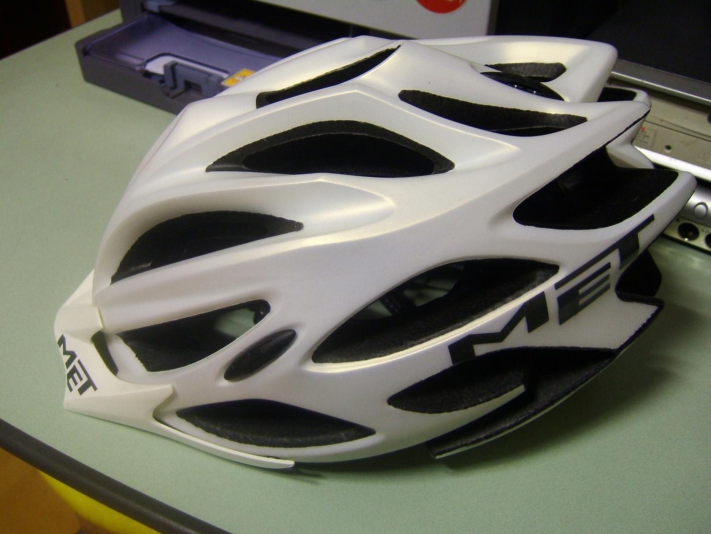 Helmet 001.jpg